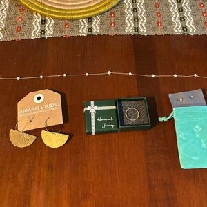 Never-worn jewelry ($300+ value)